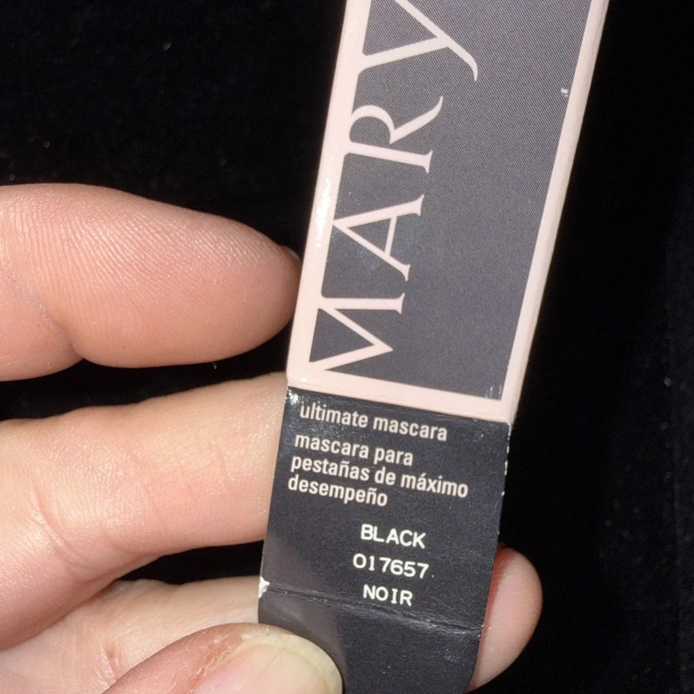 Mary Kay Ultimate Mascara Black : Volumizing‎ Thickening Full Size .28 Oz.  5578